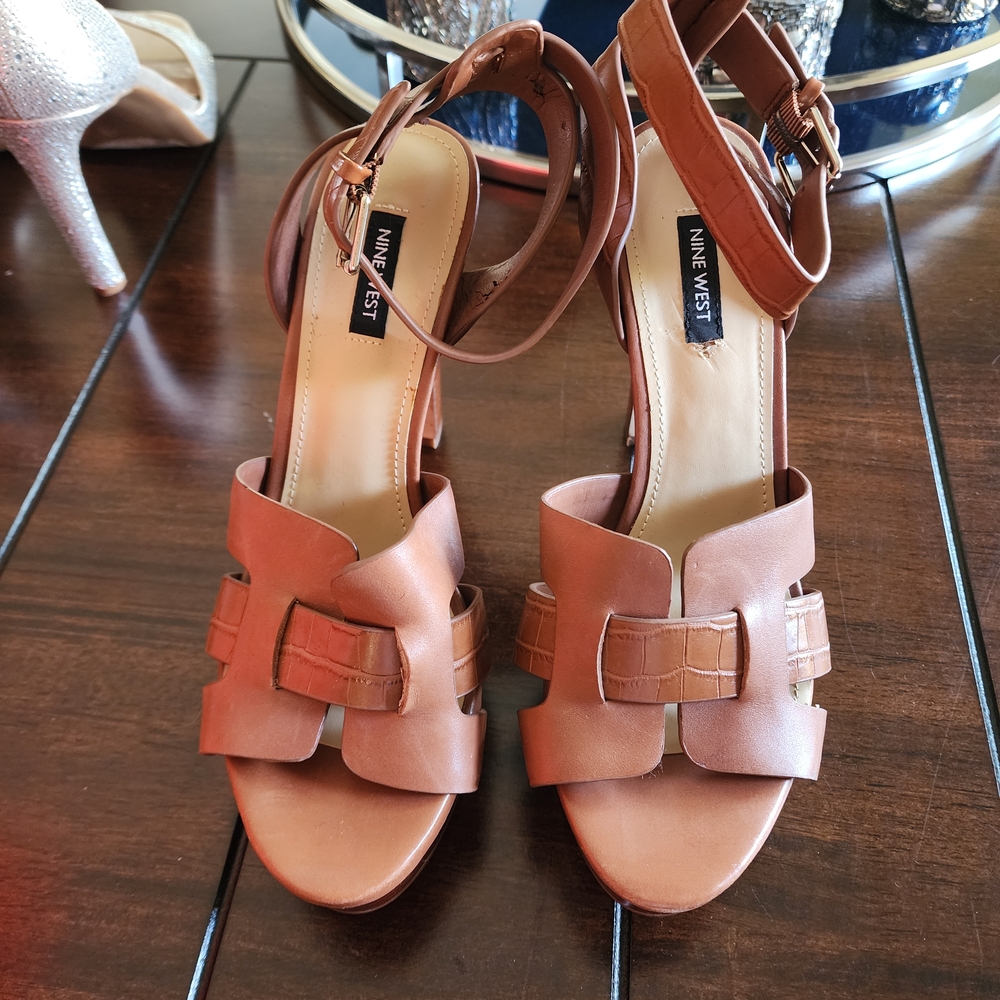 NWOT Nine West Brown Heels